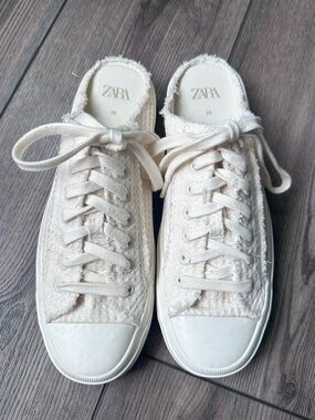 ZARA Cream Frayed Waffle Knit Slip On Mule Sneakers Size 38 Boho Coastal Casual